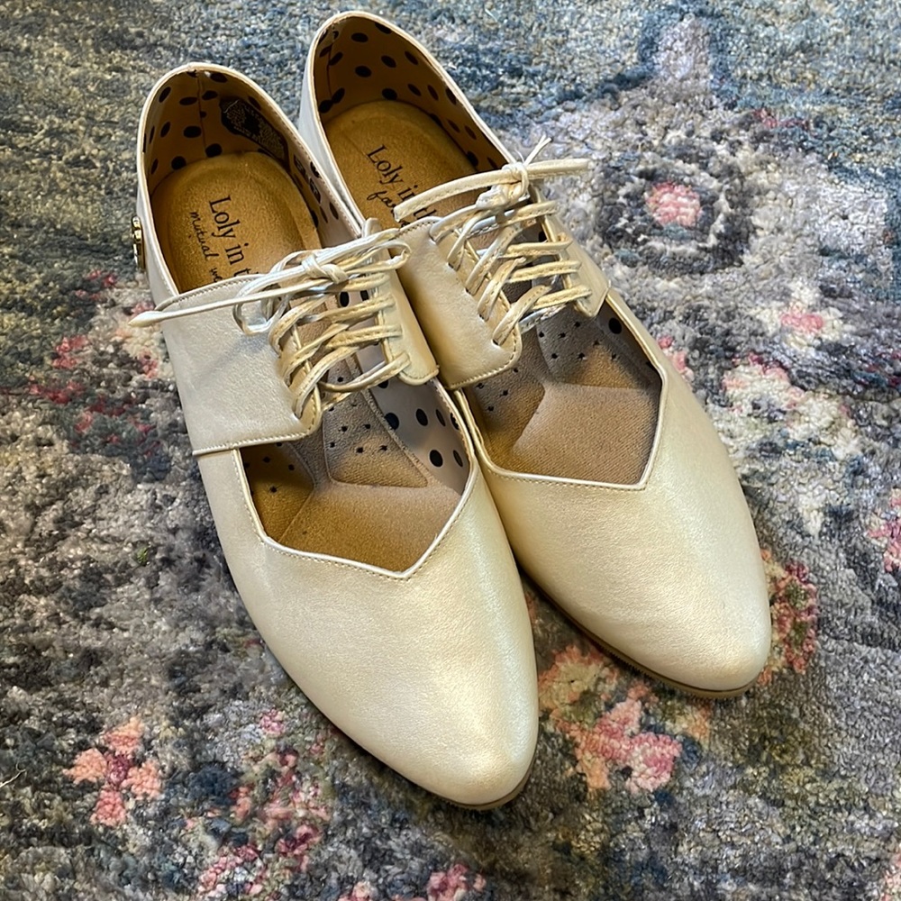 Loly in the Sky lace- up women’s Oxford flats